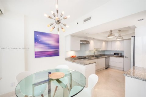 Condo in Aventura, Florida, 3 bedrooms  № 1270039 - photo 10