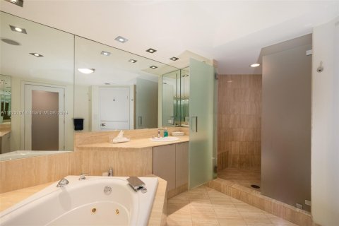 Condo in Aventura, Florida, 3 bedrooms  № 1270039 - photo 16