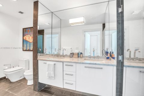 Copropriété à vendre à Miami, Floride: 2 chambres, 146.69 m2 № 1355109 - photo 11