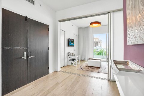 Copropriété à vendre à Miami, Floride: 2 chambres, 146.69 m2 № 1355109 - photo 2