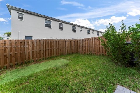 Touwnhouse à louer à Homestead, Floride: 3 chambres, 157.47 m2 № 1355187 - photo 4