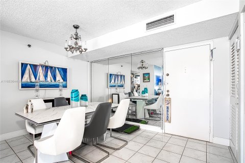 Copropriété à vendre à Sunny Isles Beach, Floride: 2 chambres, 140 m2 № 1355149 - photo 12