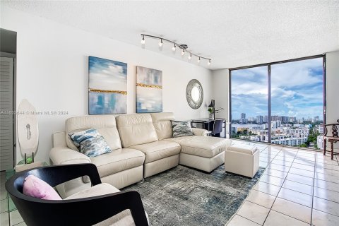 Condominio en venta en Sunny Isles Beach, Florida, 2 dormitorios, 140 m2 № 1355149 - foto 9