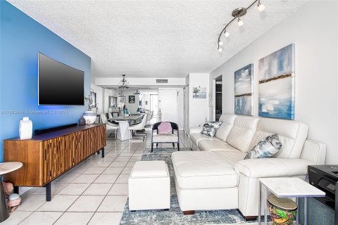 Copropriété à vendre à Sunny Isles Beach, Floride: 2 chambres, 140 m2 № 1355149 - photo 14