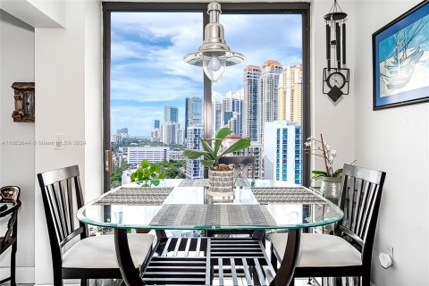 Condominio en venta en Sunny Isles Beach, Florida, 2 dormitorios, 140 m2 № 1355149 - foto 8