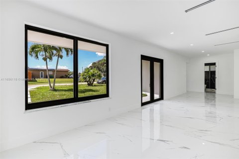 Villa ou maison à vendre à Miami, Floride: 3 chambres, 146.69 m2 № 1355111 - photo 14