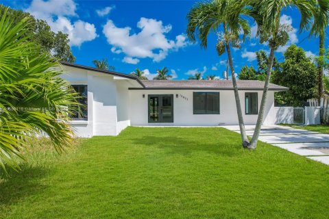 Villa ou maison à vendre à Miami, Floride: 3 chambres, 146.69 m2 № 1355111 - photo 4