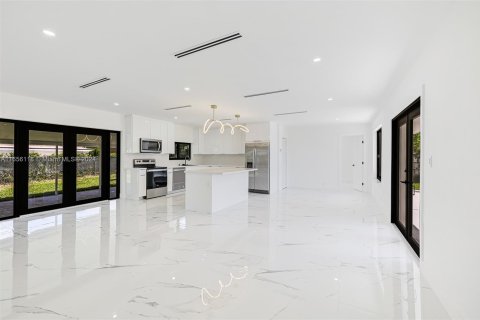 Villa ou maison à vendre à Miami, Floride: 3 chambres, 146.69 m2 № 1355111 - photo 5