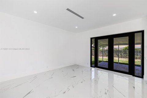 Villa ou maison à vendre à Miami, Floride: 3 chambres, 146.69 m2 № 1355111 - photo 16