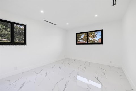 Villa ou maison à vendre à Miami, Floride: 3 chambres, 146.69 m2 № 1355111 - photo 21