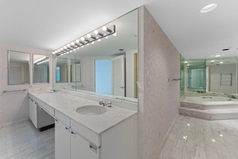 Condominio en venta en North Palm Beach, Florida, 3 dormitorios, 266.16 m2 № 830467 - foto 21
