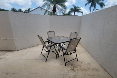 Villa ou maison à vendre à Aventura, Floride: 2 chambres, 116.13 m2 № 1162517 - photo 14