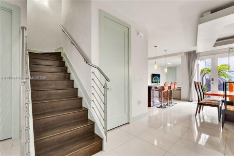 Adosado en venta en Doral, Florida, 4 dormitorios, 241.45 m2 № 1358647 - foto 16