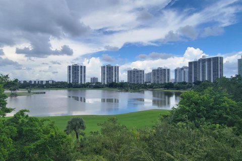 Condo in Aventura, Florida, 2 bedrooms  № 1331990 - photo 20