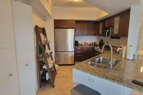 Condo in Aventura, Florida, 2 bedrooms  № 1331990 - photo 28