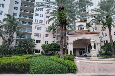 Condo in Aventura, Florida, 2 bedrooms  № 1331990 - photo 1