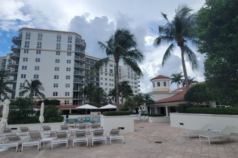 Condo in Aventura, Florida, 2 bedrooms  № 1331990 - photo 18