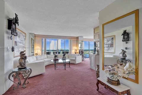 Condo in Aventura, Florida, 2 bedrooms  № 617030 - photo 3