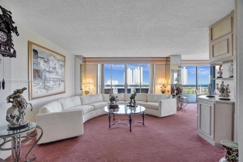 Condo in Aventura, Florida, 2 bedrooms  № 617030 - photo 5