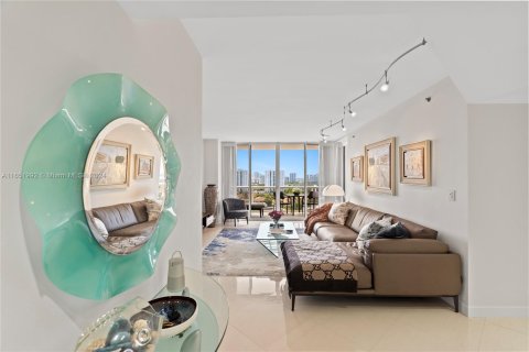 Condominio en venta en Aventura, Florida, 2 dormitorios, 135.64 m2 № 1345599 - foto 3