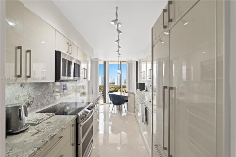 Copropriété à vendre à Aventura, Floride: 2 chambres, 135.64 m2 № 1345599 - photo 10