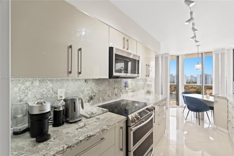 Copropriété à vendre à Aventura, Floride: 2 chambres, 135.64 m2 № 1345599 - photo 11