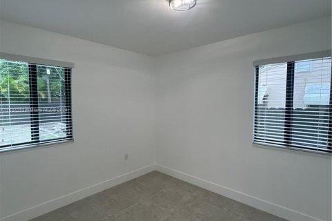 House in Miami, Florida 2 bedrooms, 84.26 sq.m. № 1427440 - photo 12