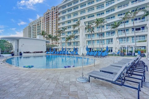 Condominio en venta en Fort Lauderdale, Florida, 1 dormitorio, 69.68 m2 № 964011 - foto 6