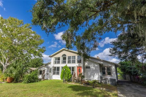 House in Orlando, Florida 6 bedrooms, 314.75 sq.m. № 1429383 - photo 5