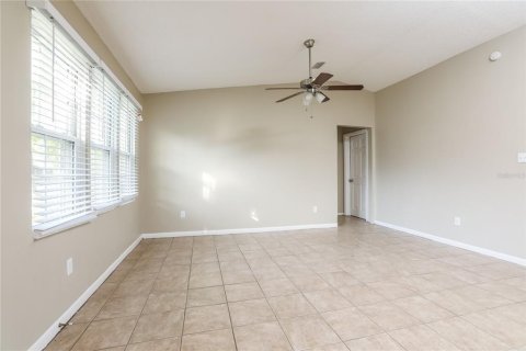 House in DeLand, Florida 3 bedrooms, 116.13 sq.m. № 1385067 - photo 4