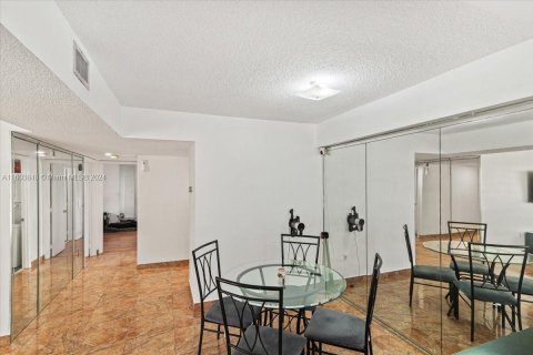 Copropriété à vendre à Lauderhill, Floride: 2 chambres, 94.39 m2 № 1223885 - photo 3