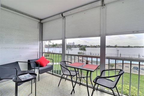 Copropriété à vendre à Aventura, Floride: 1 chambre, 71.35 m2 № 1180735 - photo 4