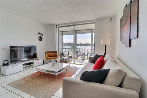 Copropriété à vendre à Aventura, Floride: 1 chambre, 71.35 m2 № 1180735 - photo 15