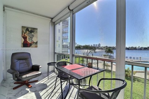 Copropriété à vendre à Aventura, Floride: 1 chambre, 71.35 m2 № 1180735 - photo 5