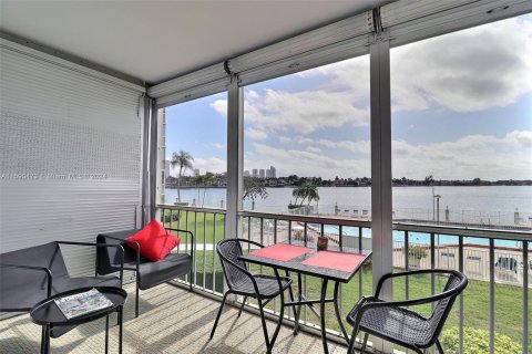 Copropriété à vendre à Aventura, Floride: 1 chambre, 71.35 m2 № 1180735 - photo 3