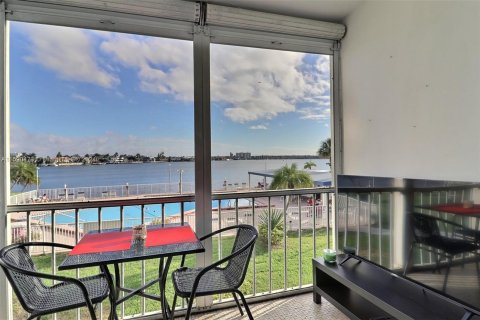 Copropriété à vendre à Aventura, Floride: 1 chambre, 71.35 m2 № 1180735 - photo 1