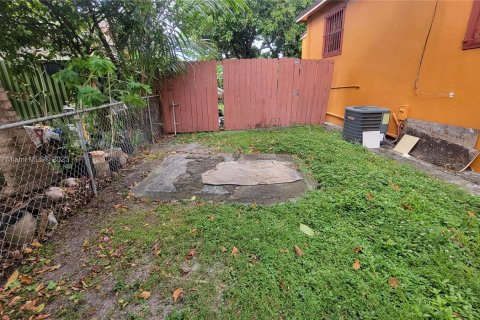 House in Miami, Florida 2 bedrooms, 105.91 sq.m. № 802399 - photo 6