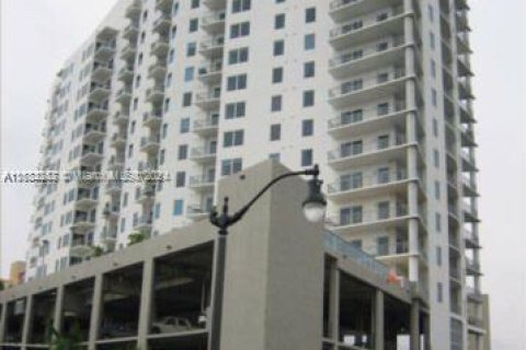 Condominio en venta en Miami, Florida, 2 dormitorios, 92.62 m2 № 1417800 - foto 1