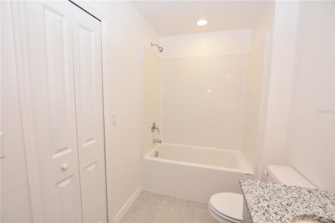 Townhouse in Lakeland, Florida 3 bedrooms, 157.38 sq.m. № 1356537 - photo 28