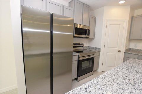 Townhouse in Lakeland, Florida 3 bedrooms, 157.38 sq.m. № 1356537 - photo 8