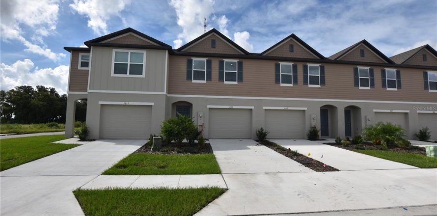 Adosado en Lakeland, Florida 3 dormitorios, 157.38 m2 № 1356537