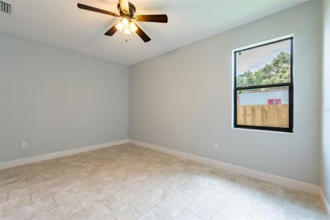 House in Tampa, Florida 4 bedrooms, 195.56 sq.m. № 1295656 - photo 19