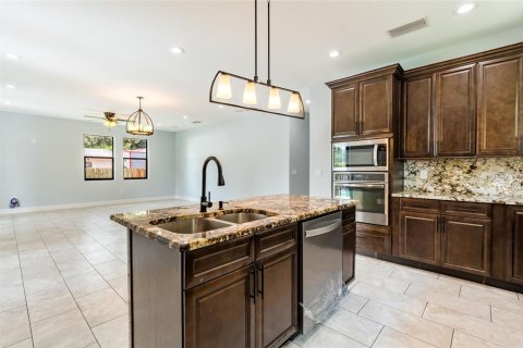 Casa en venta en Tampa, Florida, 4 dormitorios, 195.56 m2 № 1295656 - foto 12