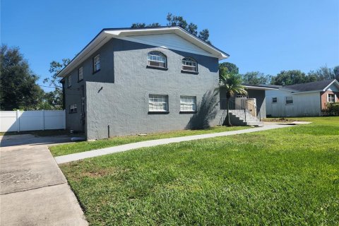 House in Lakeland, Florida 4 bedrooms, 237.46 sq.m. № 1402198 - photo 2