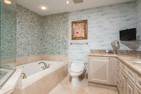 Condo in Hollywood, Florida, 3 bedrooms  № 1378804 - photo 14