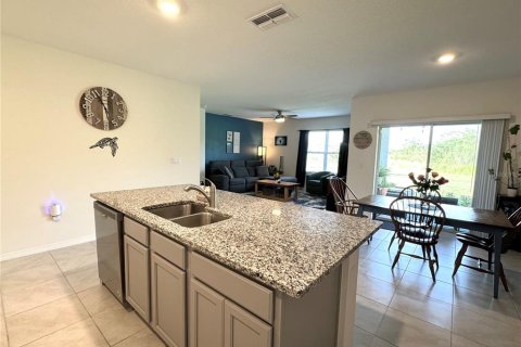 Casa en venta en Lakeland, Florida, 4 dormitorios, 171.96 m2 № 1341613 - foto 8