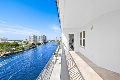 Condominio en venta en Fort Lauderdale, Florida, 4 dormitorios, 399.94 m2 № 1135421 - foto 24