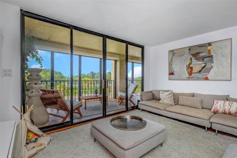 Condo in South Pasadena, Florida, 2 bedrooms  № 1357970 - photo 18