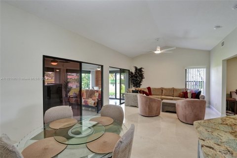 House in Boynton Beach, Florida 3 bedrooms, 127.37 sq.m. № 1269128 - photo 25