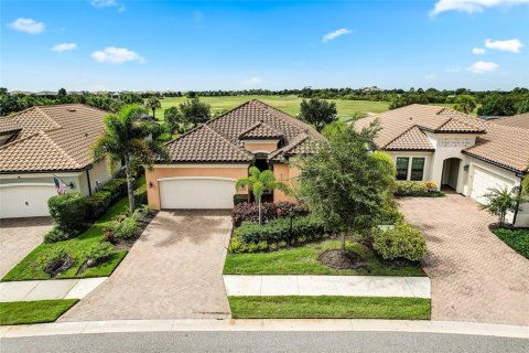 House in Lakewood Ranch, Florida 4 bedrooms, 207.36 sq.m. № 1344459 - photo 2